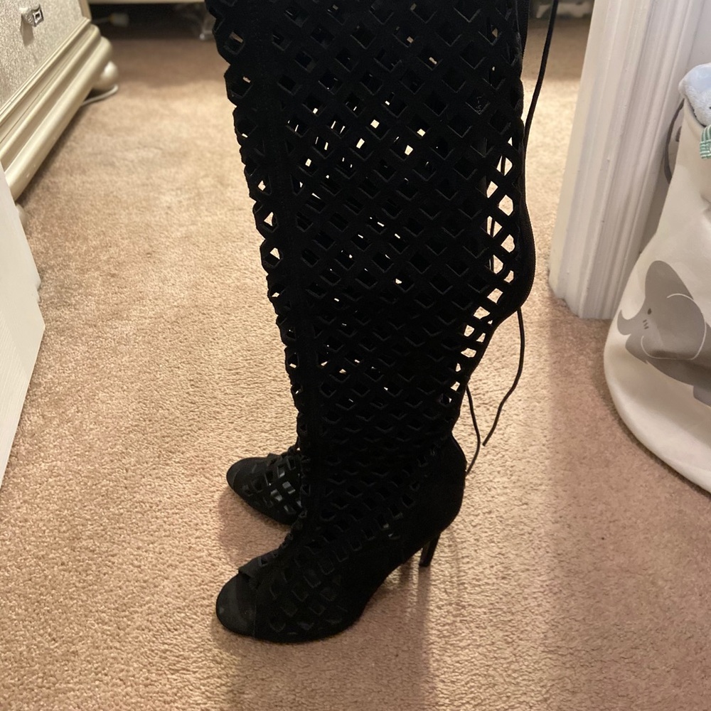 Thigh-high hero sandal